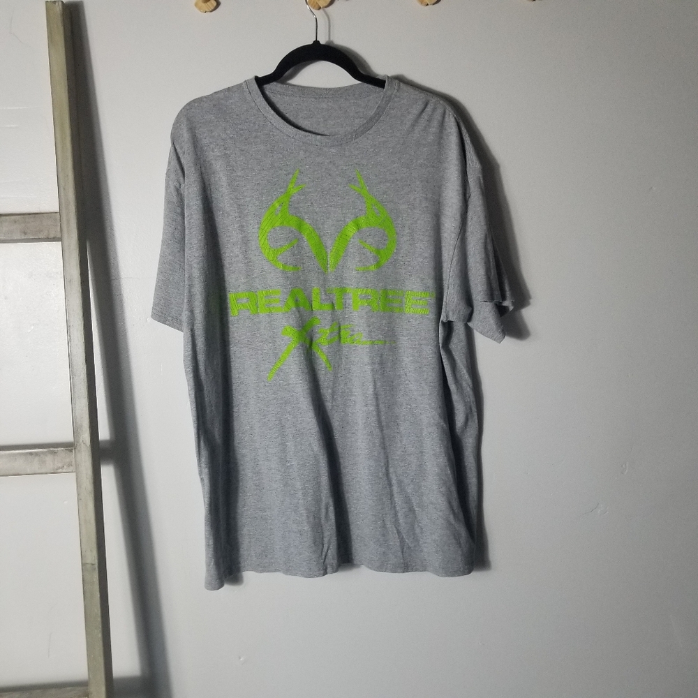 REALTREE MEN'S GRAY WITH GREEN TEE ESTIMATED SIZE XL